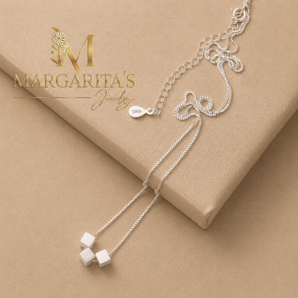 Carol necklace